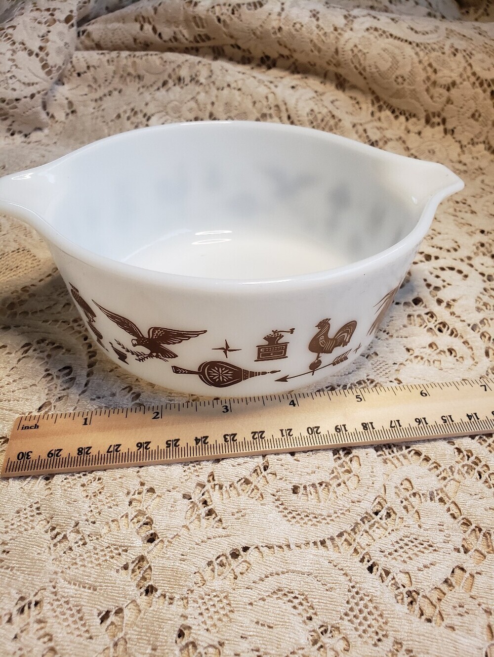Pyrex Early American 472  Milk Glass Casserole